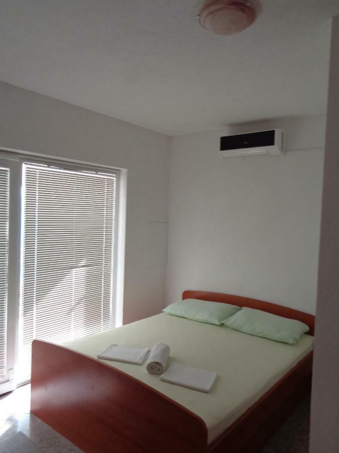 לוקבה Apartments Rados מראה חיצוני תמונה