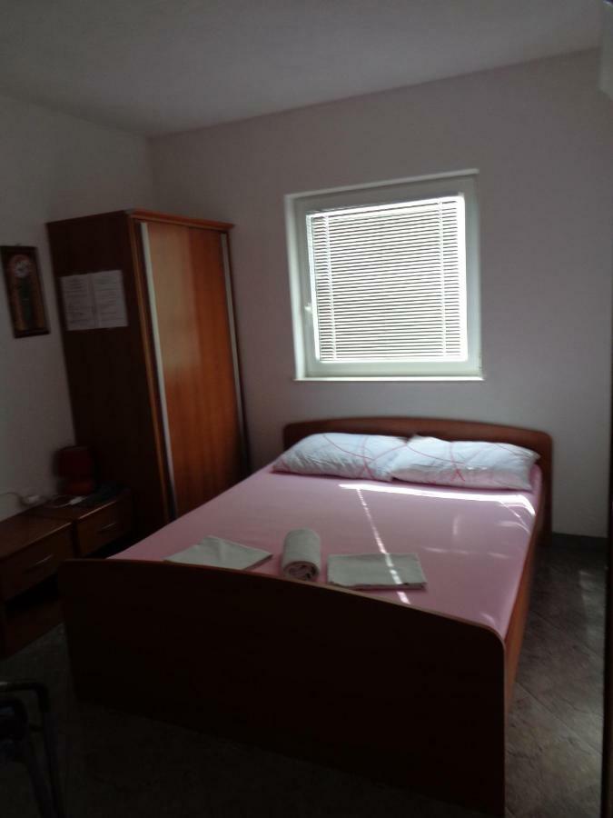 לוקבה Apartments Rados מראה חיצוני תמונה