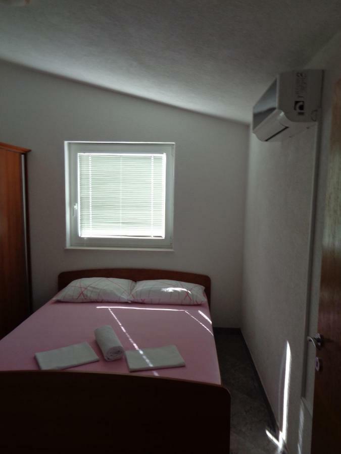 לוקבה Apartments Rados מראה חיצוני תמונה