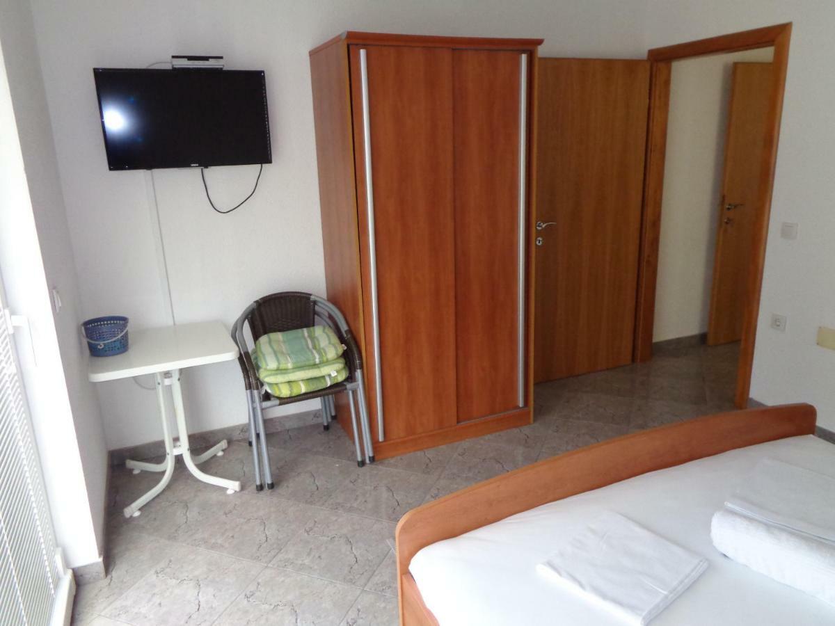 לוקבה Apartments Rados מראה חיצוני תמונה