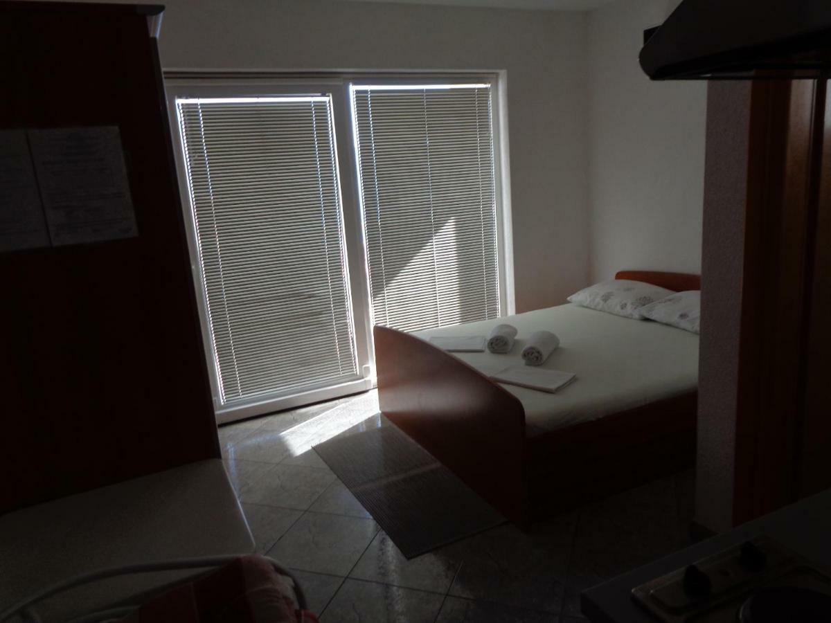 לוקבה Apartments Rados מראה חיצוני תמונה