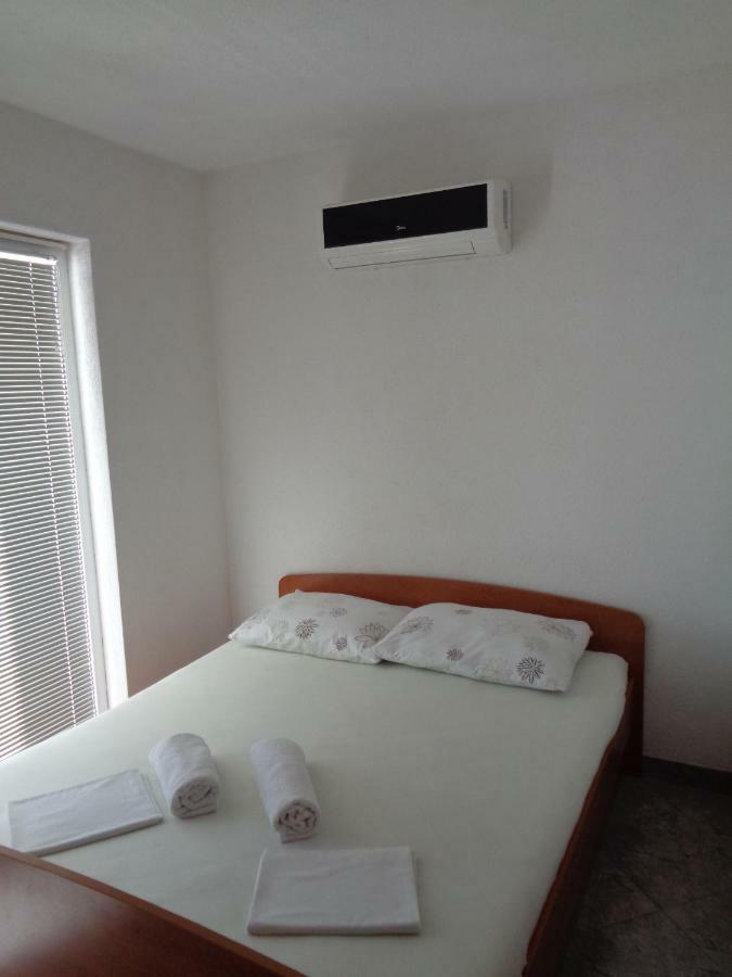 לוקבה Apartments Rados מראה חיצוני תמונה