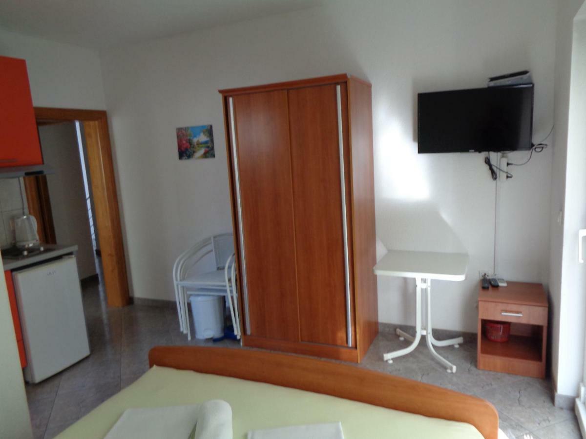 לוקבה Apartments Rados מראה חיצוני תמונה