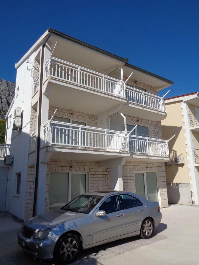 לוקבה Apartments Rados מראה חיצוני תמונה