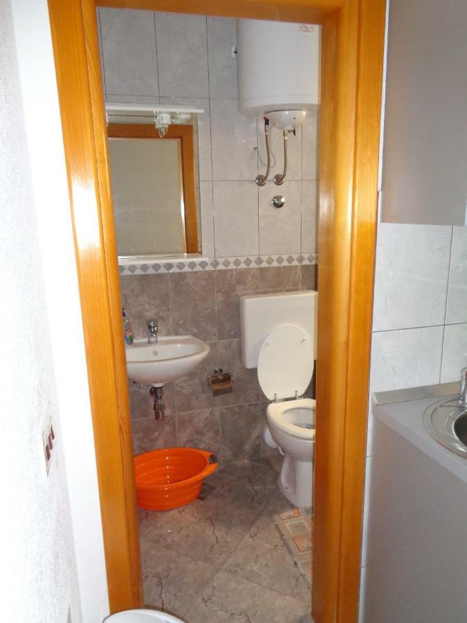 לוקבה Apartments Rados מראה חיצוני תמונה