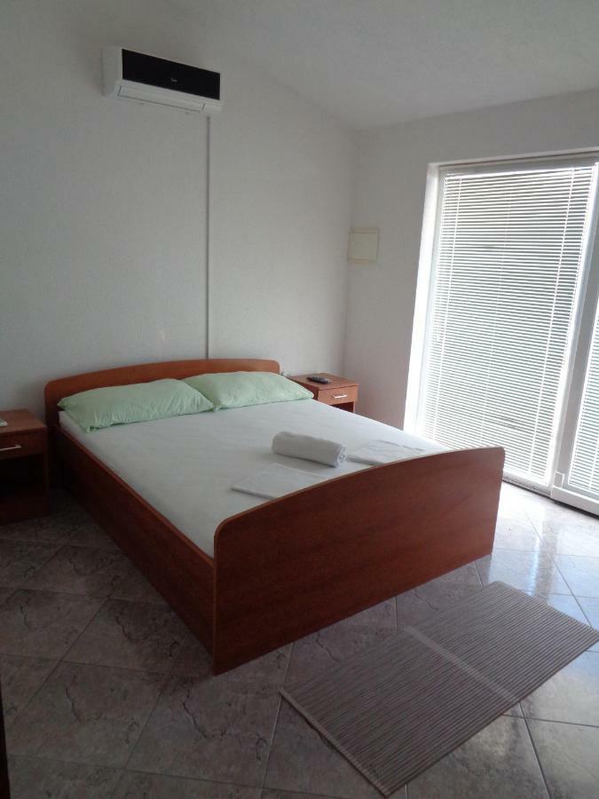 לוקבה Apartments Rados מראה חיצוני תמונה
