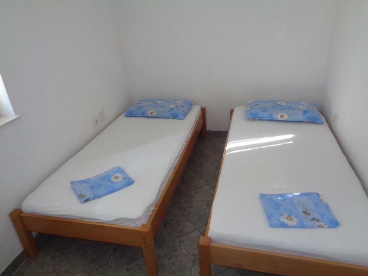 לוקבה Apartments Rados מראה חיצוני תמונה