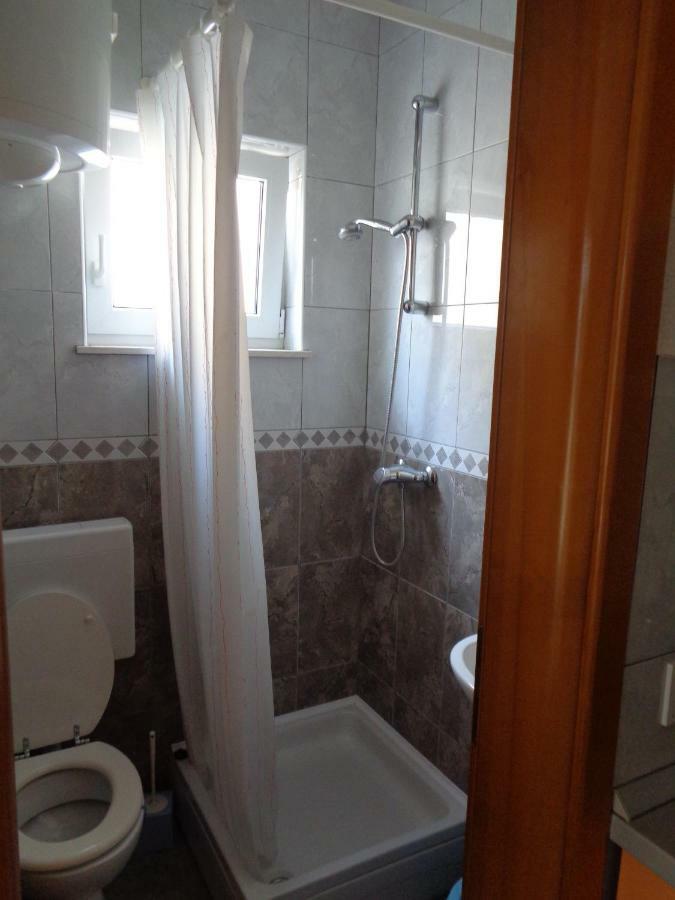 לוקבה Apartments Rados מראה חיצוני תמונה