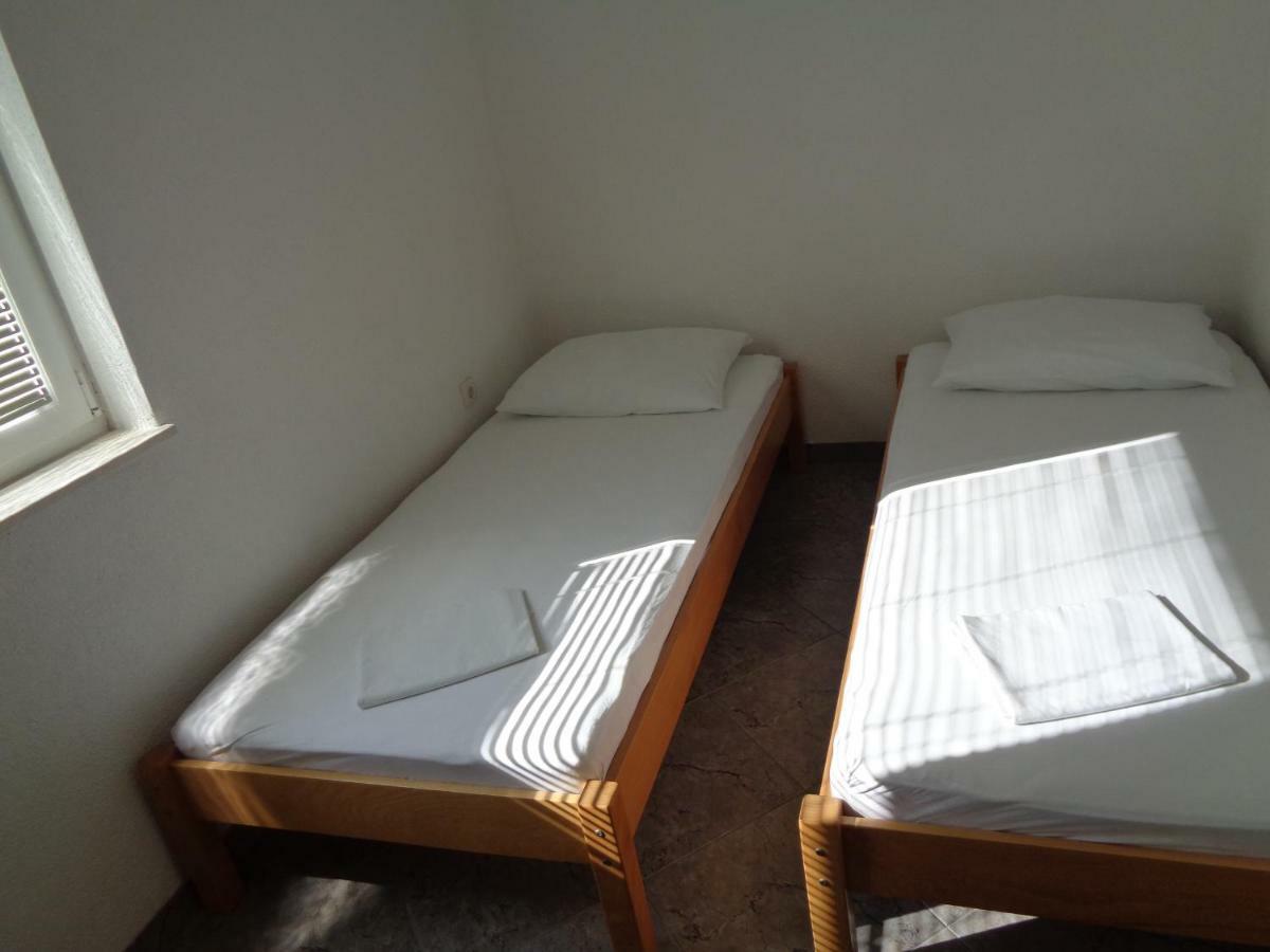 לוקבה Apartments Rados מראה חיצוני תמונה